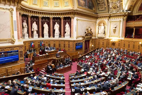 Le Sénat travaille sur un permis à points pour adolescents