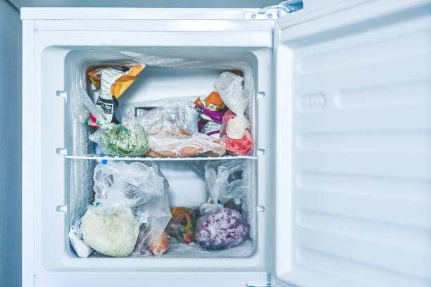 Le congélateur abrite plusieurs aliments dont même la famille ignore l’identité