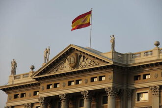 Madrid devient médiateur de cour d’école entre adultes nucléaires