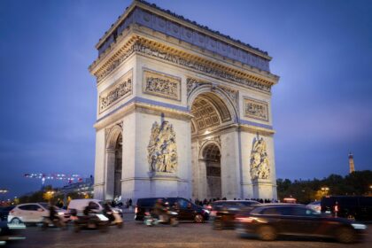 Un homme traverse Paris en voiture en 22 minutes